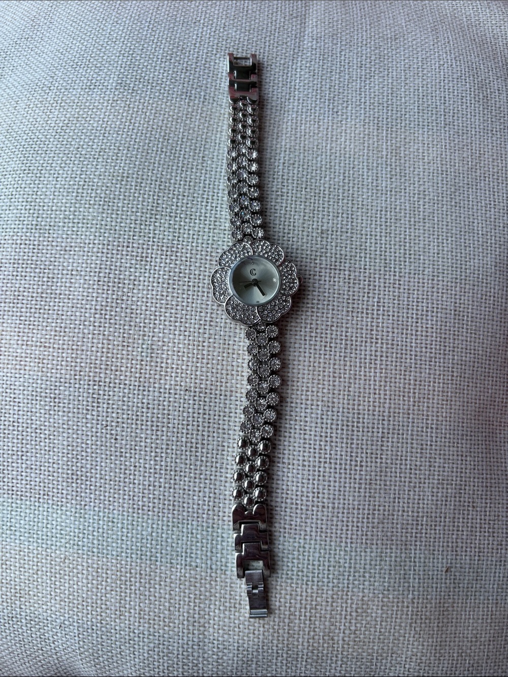Silver Toned Floral Crystal Ladies Bracelet Watch Untested.